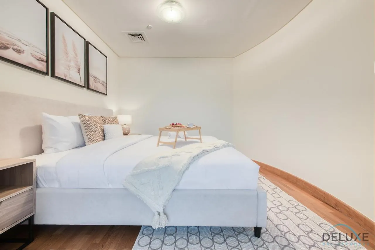 Special Rate Cozy Studio With Balcony Near Attractions By Deluxe Holiday Homes Dubai Apartment